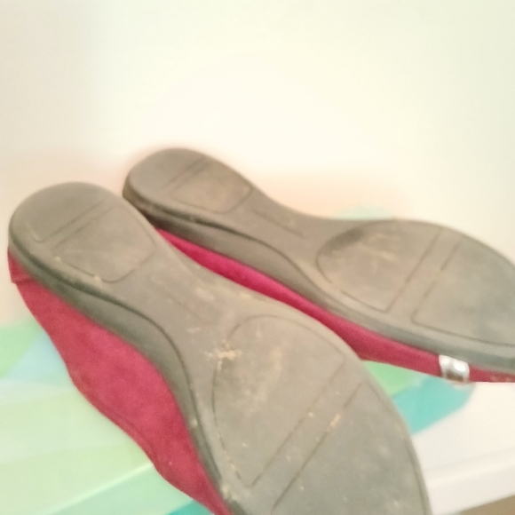Stylish Red Flats with Silver Accents - Picture 2 of 4